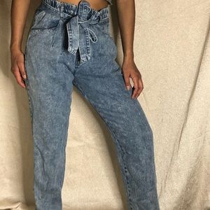 High  waisted blue jeans